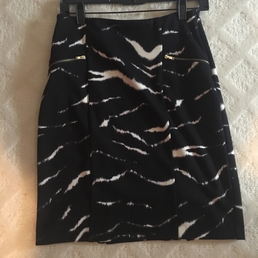 Black and white pencil skirt